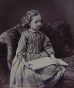 DREAMING IN PICTURES　The Photography of Lewis Carroll